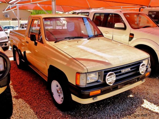 Toyota hilux 1987 года