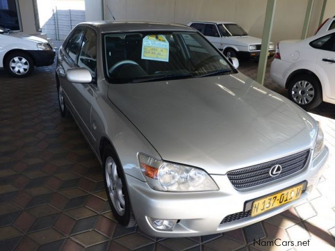 Lexus is250 2000