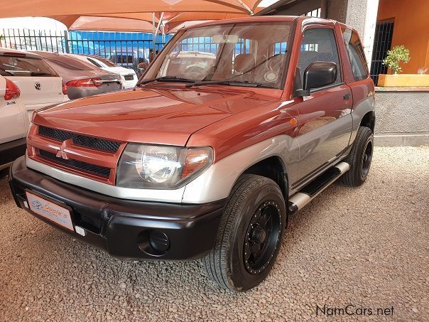 Mitsubishi pajero io 2000