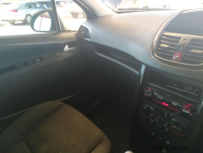 Used Peugeot 207 Hatchback (2006 - 2012) interior