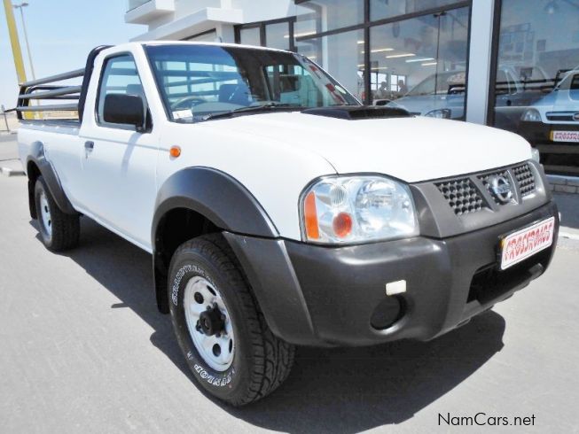 Nissan np300 2012