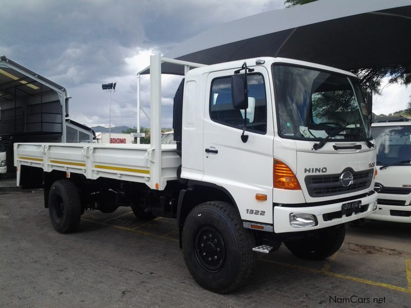 Hino 4. Хино 4х4. Hino 500 4х4. Тойота Хино 500. Hino 300 4x4.