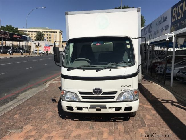 Toyota dyna 2014