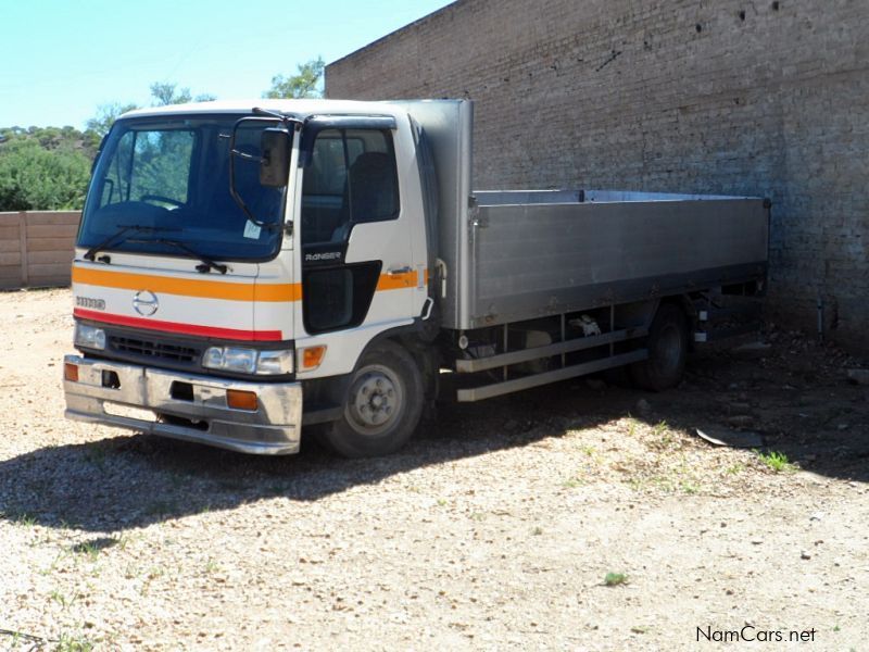 Автомобиль hino ranger