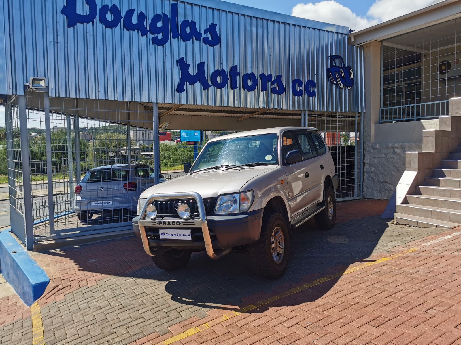 Toyota Prado 3.4 V6 A/T in Namibia