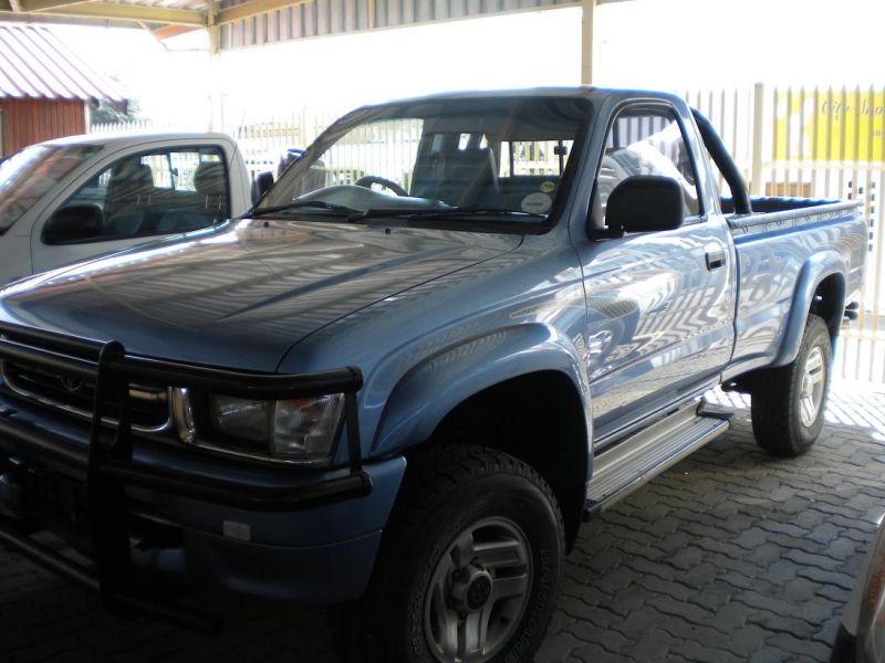 Used Toyota Hilux 2.7 | 2000 Hilux 2.7 for sale | Windhoek Toyota Hilux ...