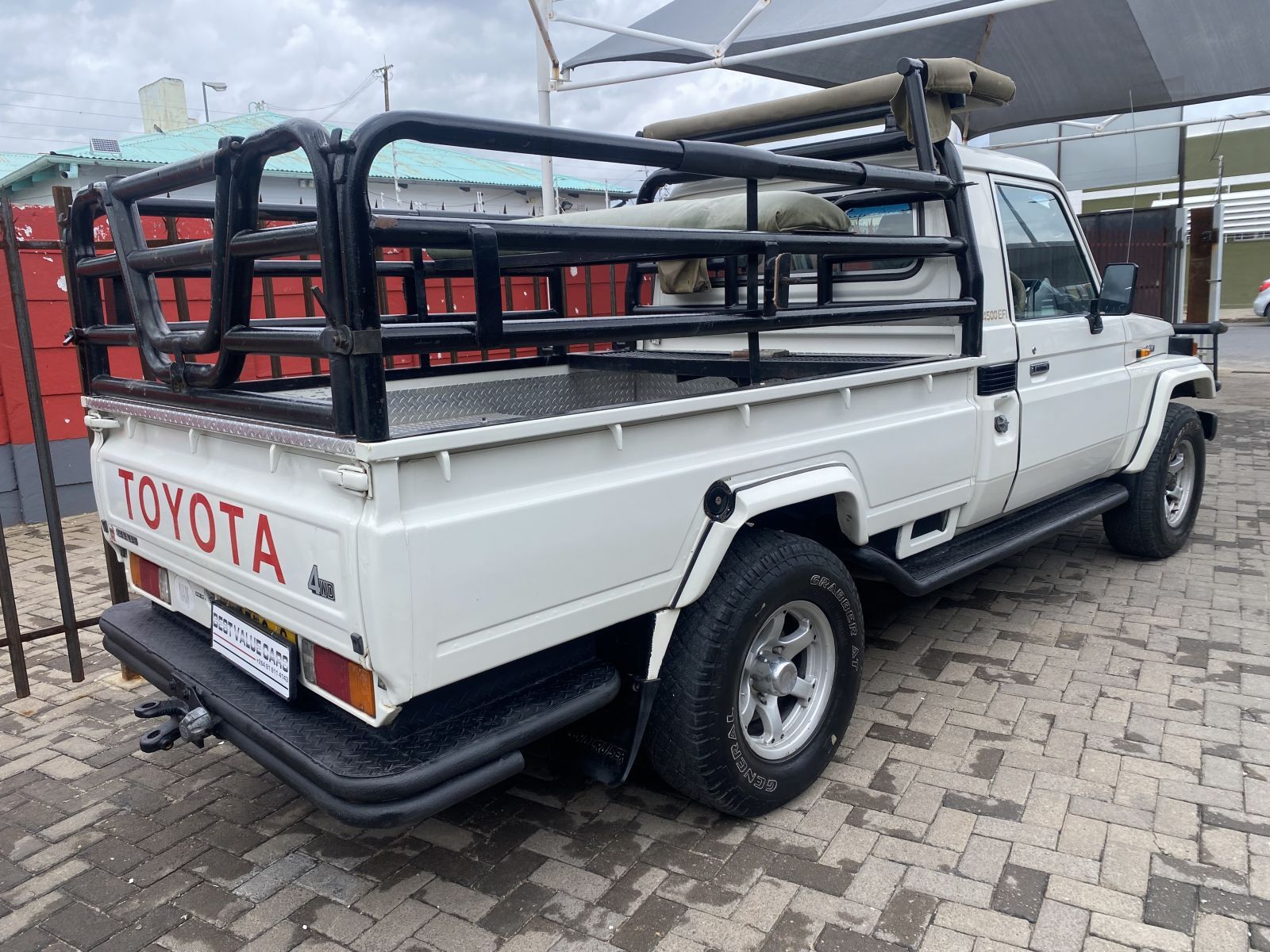 Toyota Land Cruiser 4.5 EFI Scab 4x4 in Namibia