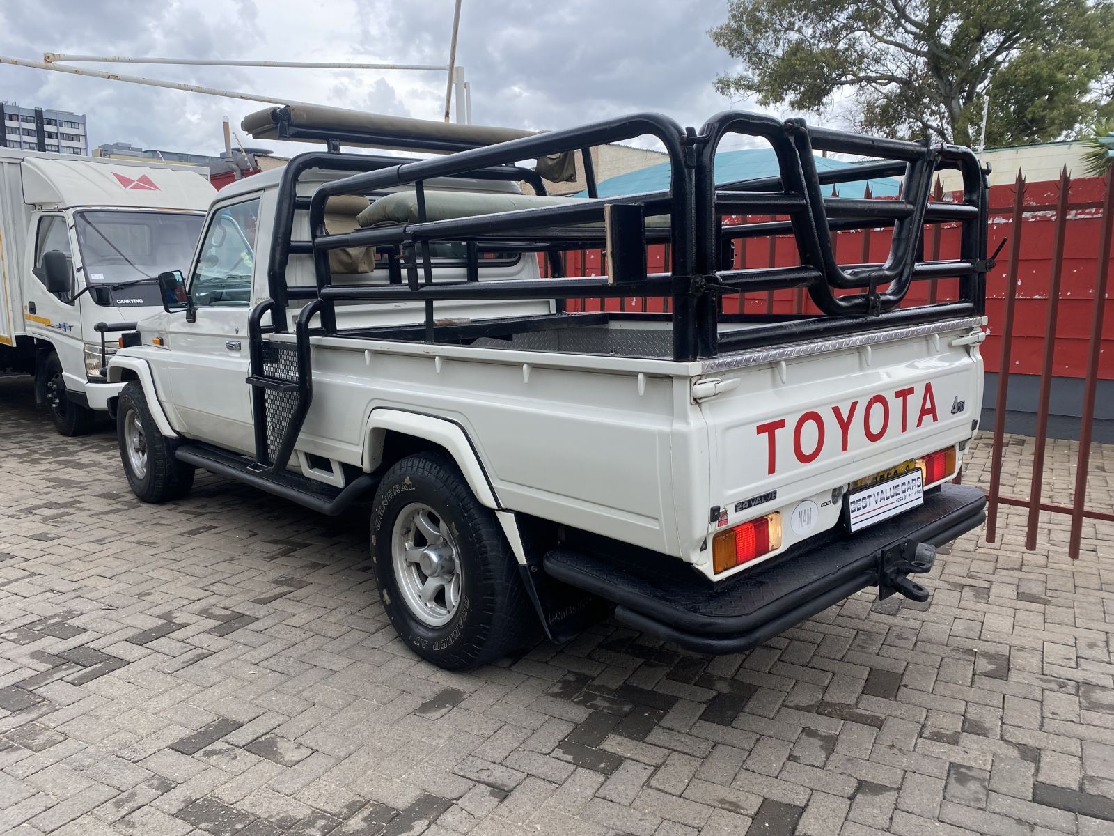 Toyota Land Cruiser 4.5 EFI Scab 4x4 in Namibia