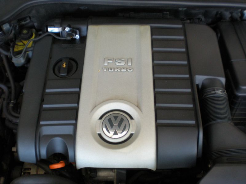 Volkswagen Golf 5 2.0 FSi Turbo DSG in Namibia