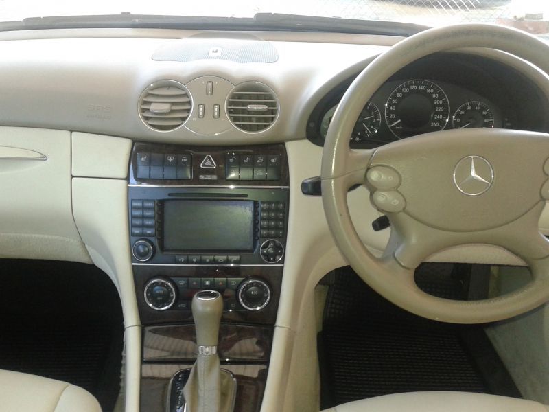 Mercedes-Benz CLK 350 Coupe A/T in Namibia