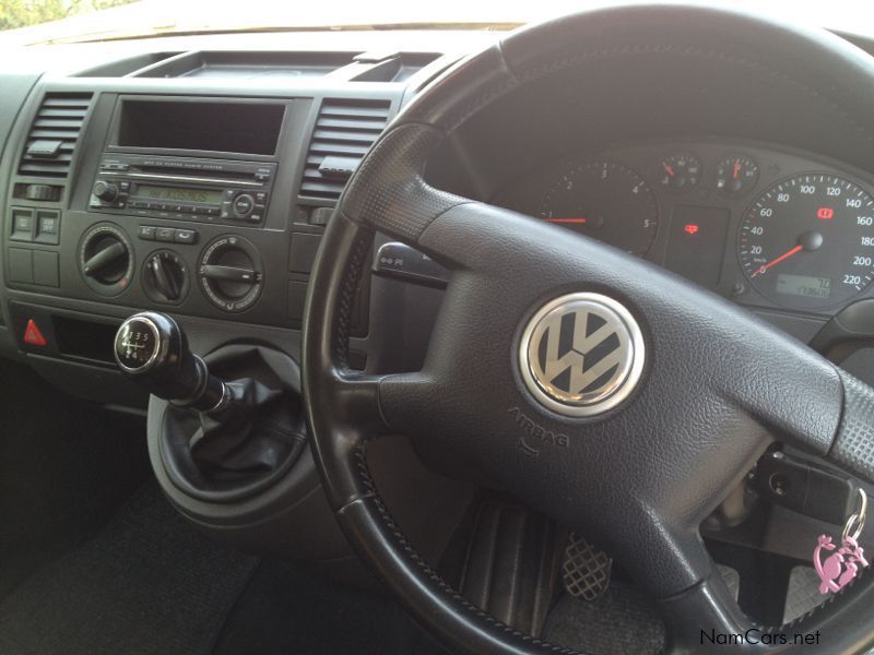 Volkswagen T5 KOMBI 1.9 TDI in Namibia