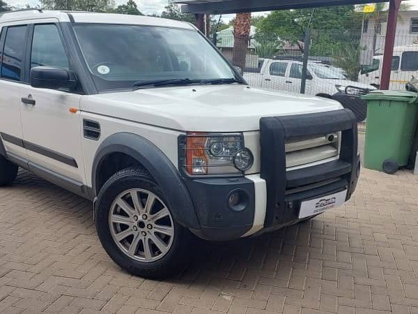 Land Rover Discovery 3.0 HSE V6 a/t 4x4 in Namibia