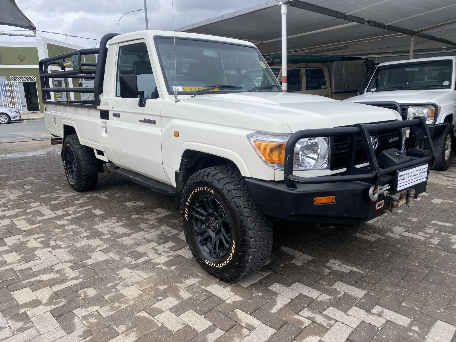 Toyota Land Cruiser 4.5 EFI Scab 4x4 in Namibia