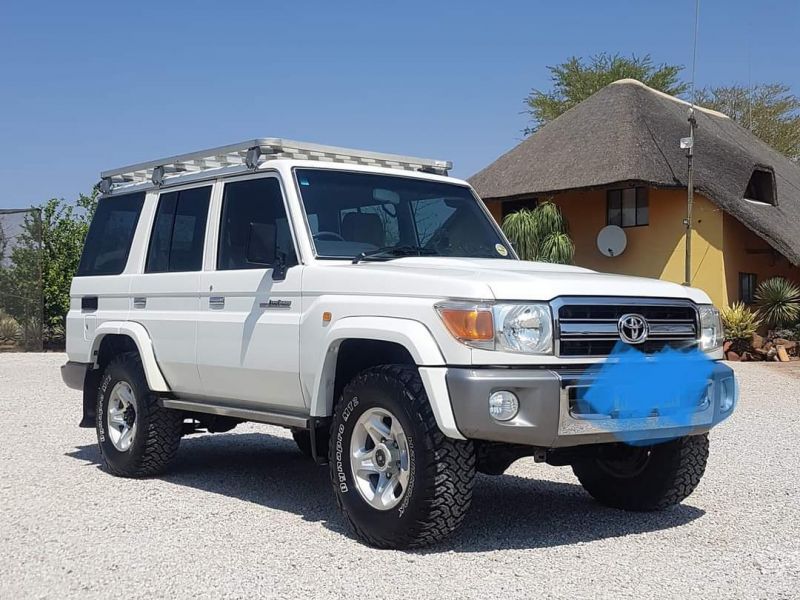 Toyota Land Cruiser 76 LX 4.2 Diesel in Namibia