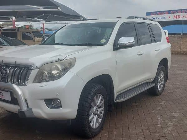 Toyota Prado VX 4.0 V6 a/t in Namibia