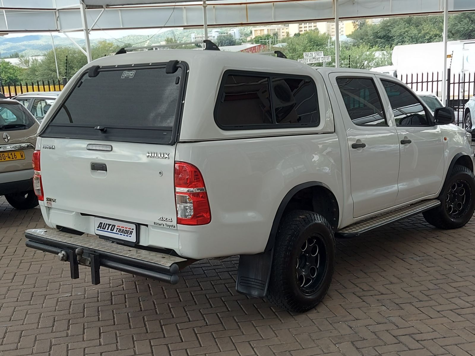 Toyota Hilux D4D SRX in Namibia