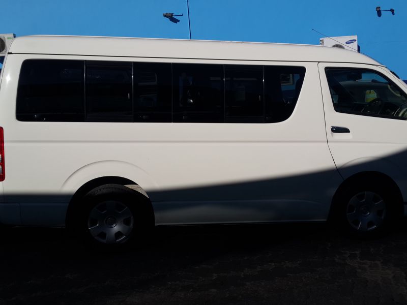 Toyota 2.7 bus 10 seater in Namibia