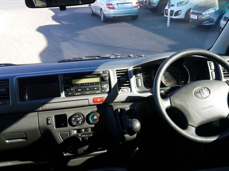 Toyota 2.7 bus 10 seater in Namibia