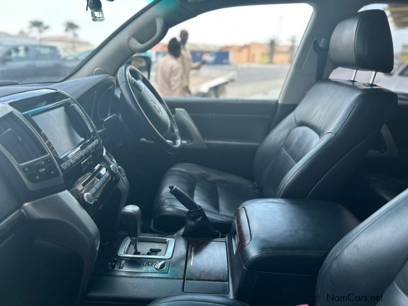 Toyota Land Cruiser 200 V8 4.5D VX in Namibia