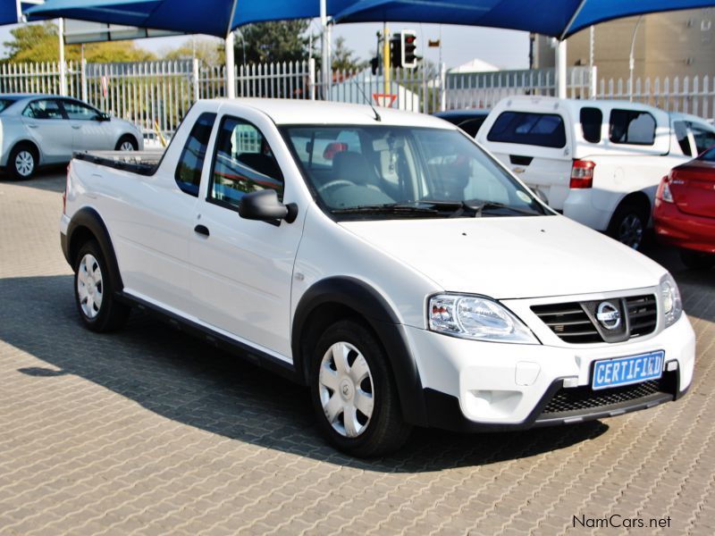 2014 nissan np200 for sale