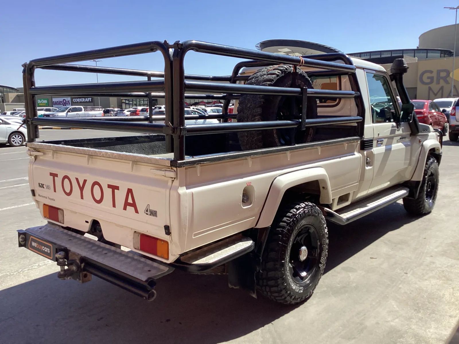 Toyota Land Cruiser 79 4.5d LX V8 S/C P/U in Namibia