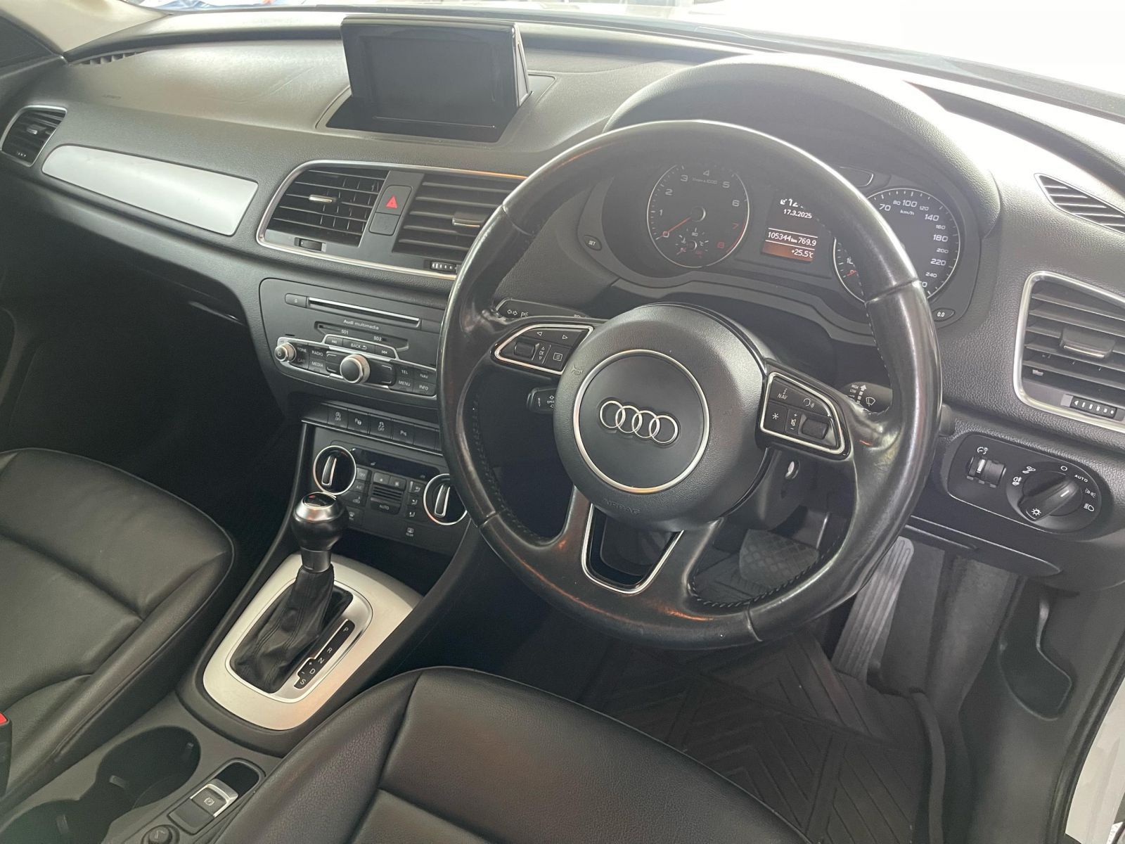 Audi Q3 1.4t Fsi Stronic (110kw) in Namibia