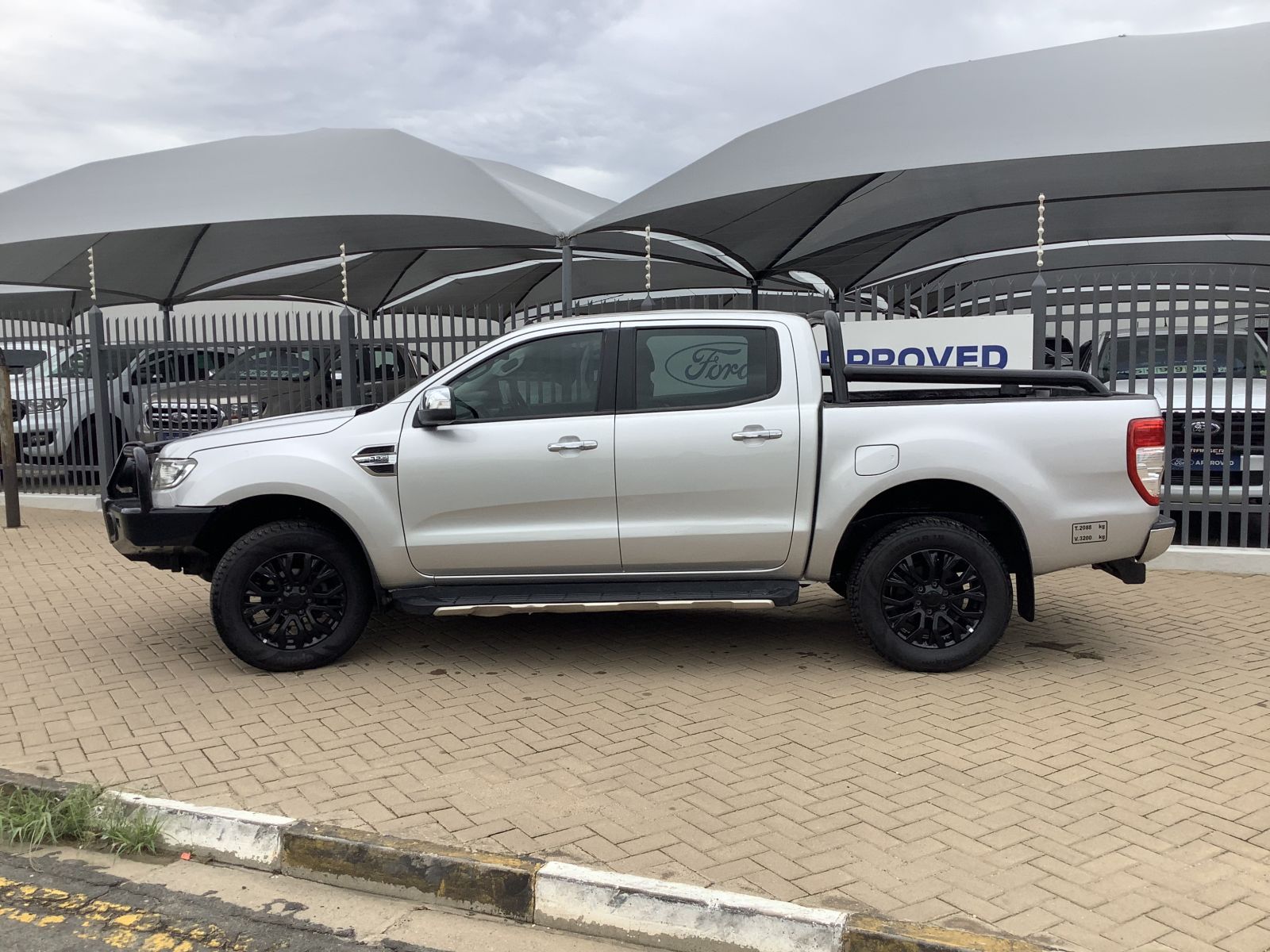 Ford RANGER 3.2TDCI XLT 4x4 AT DC in Namibia