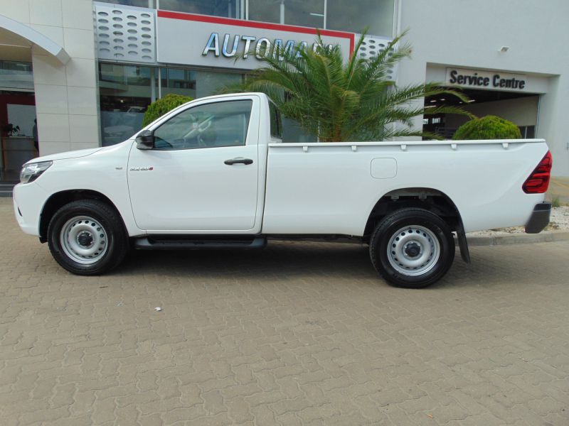 Toyota HILUX SC 2.4 GD-6 RB SRX in Namibia