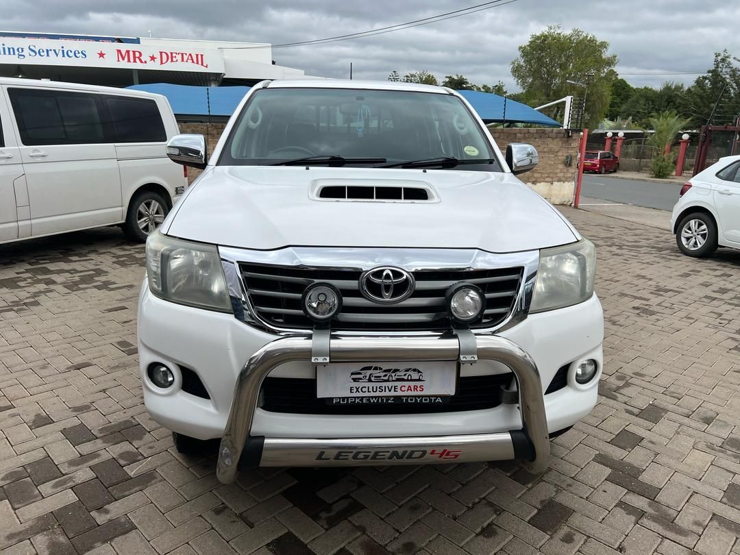 Toyota Hilux 3.0D-4D LEGEND 45 R/B A/T in Namibia