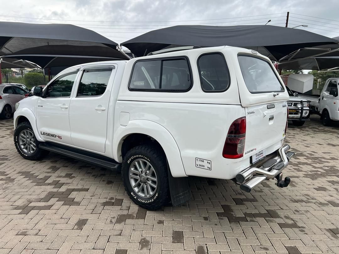 Toyota Hilux 3.0D-4D LEGEND 45 R/B A/T in Namibia