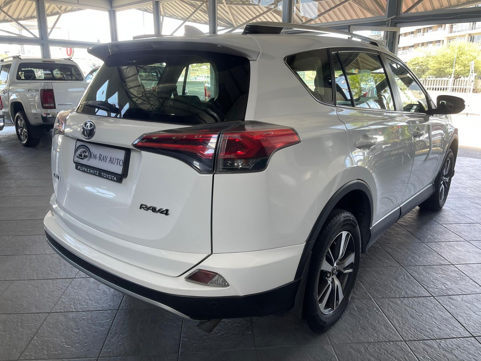 Toyota RAV4 2.0 Gx A/T in Namibia