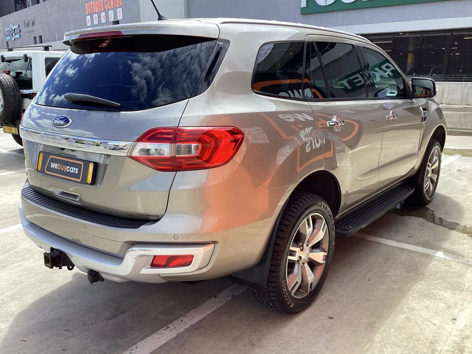 Ford Everest 3.2 TDCi XLT Auto in Namibia