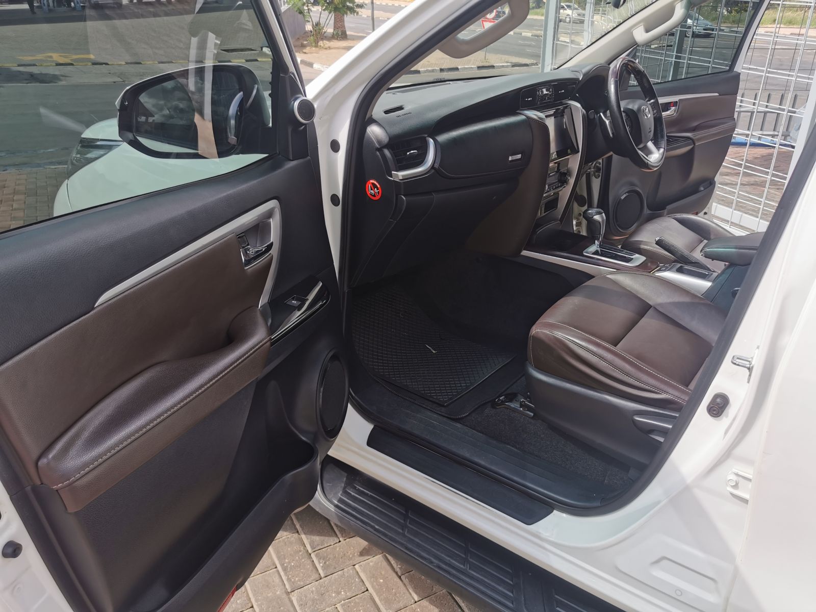 Toyota Fortuner 2.8 GD-6 A/T 2x4 in Namibia