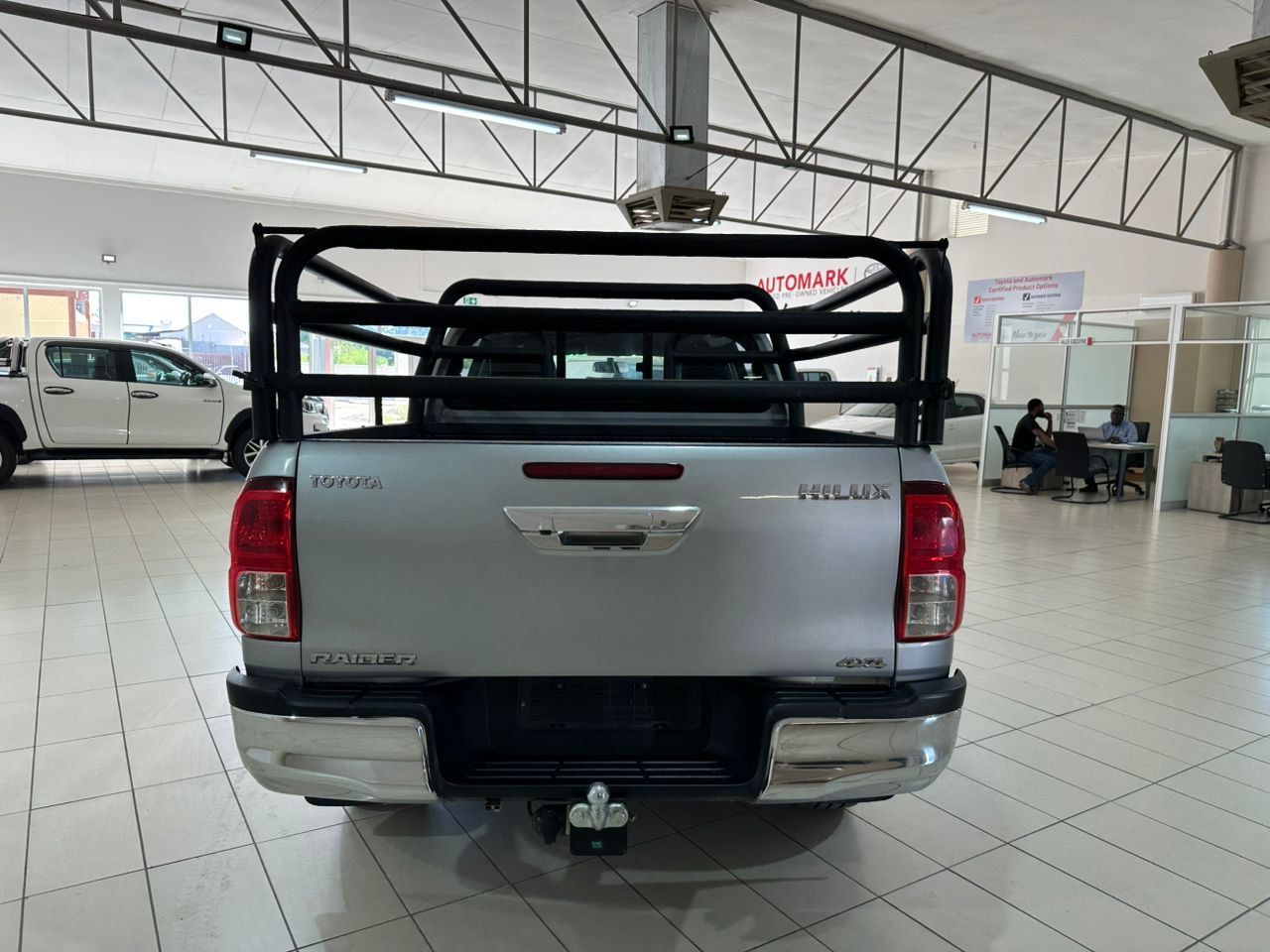 Toyota Hilux 2.8 D/C 4x4 Raider MT in Namibia