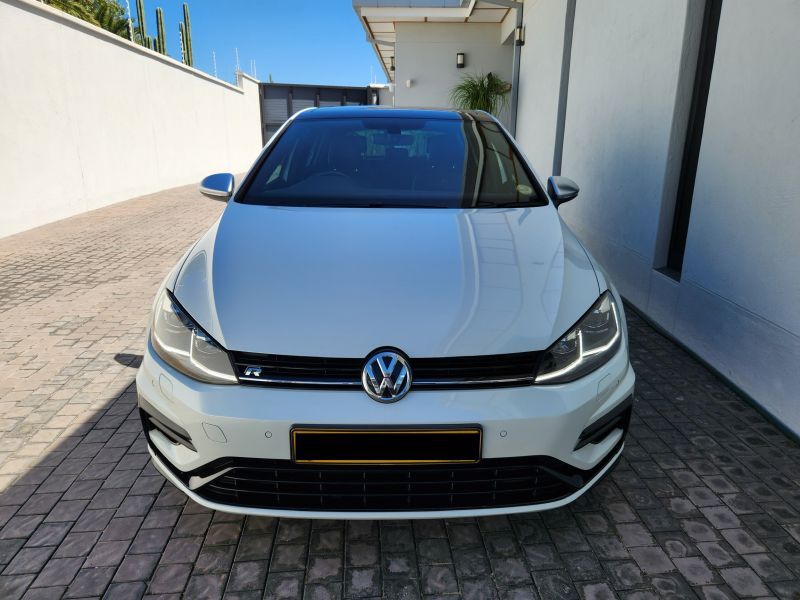 Volkswagen Golf (7.5) 2.0 TSI R DSG in Namibia