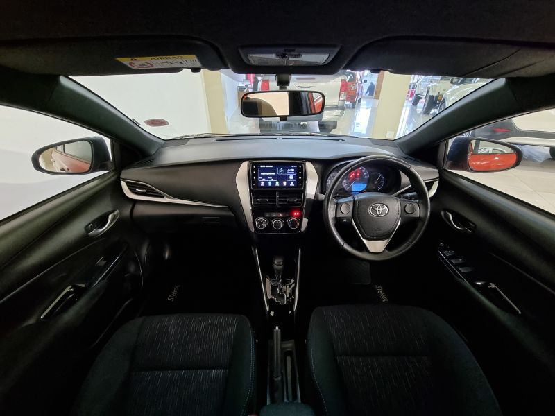 Used Toyota Toyota Yaris 1.5 Xs Cvt 5dr | 2018 Toyota Yaris 1.5 Xs Cvt ...