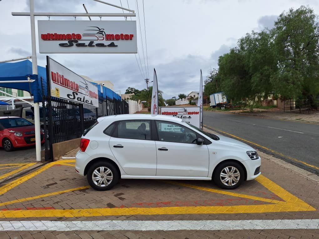 Volkswagen Polo Vivo 1.4 Trendline 5DR DEAL ASSISTANS in Namibia