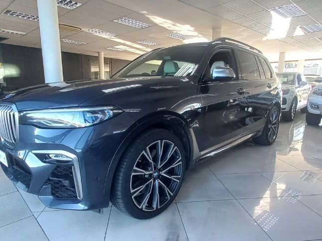 BMW X7 M50d in Namibia