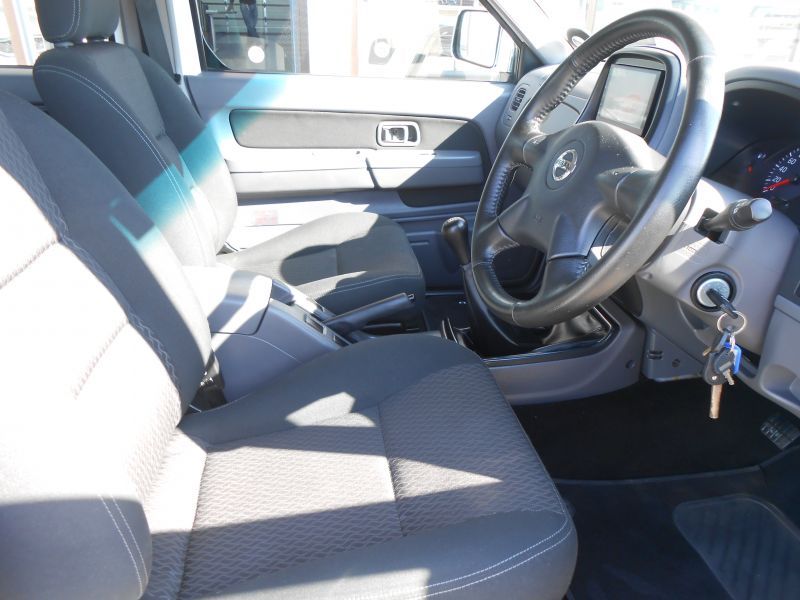 Nissan NISSAN  NP300 2.5 D/C 4X2 in Namibia