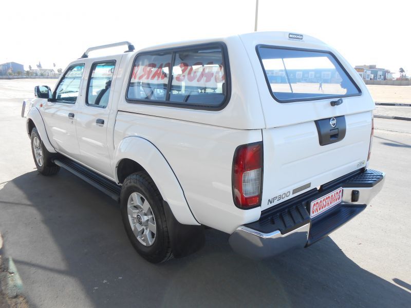 Nissan NISSAN  NP300 2.5 D/C 4X2 in Namibia