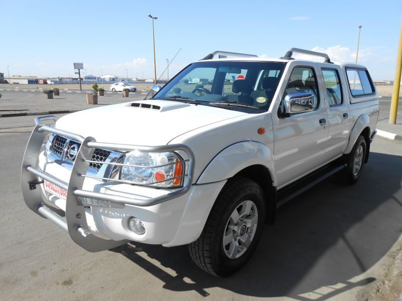 Nissan NISSAN  NP300 2.5 D/C 4X2 in Namibia