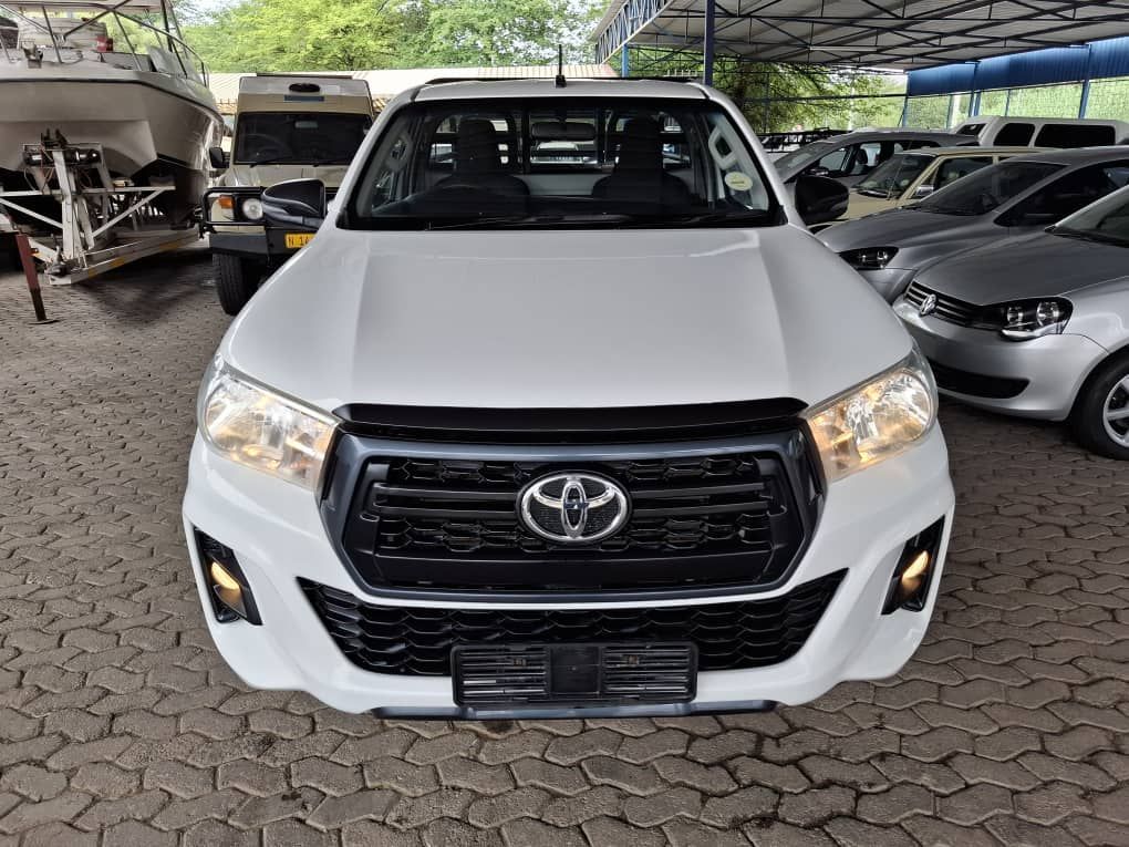 Toyota HILUX 2.4 GD6 SRX 4X4 LWB S/CAB in Namibia