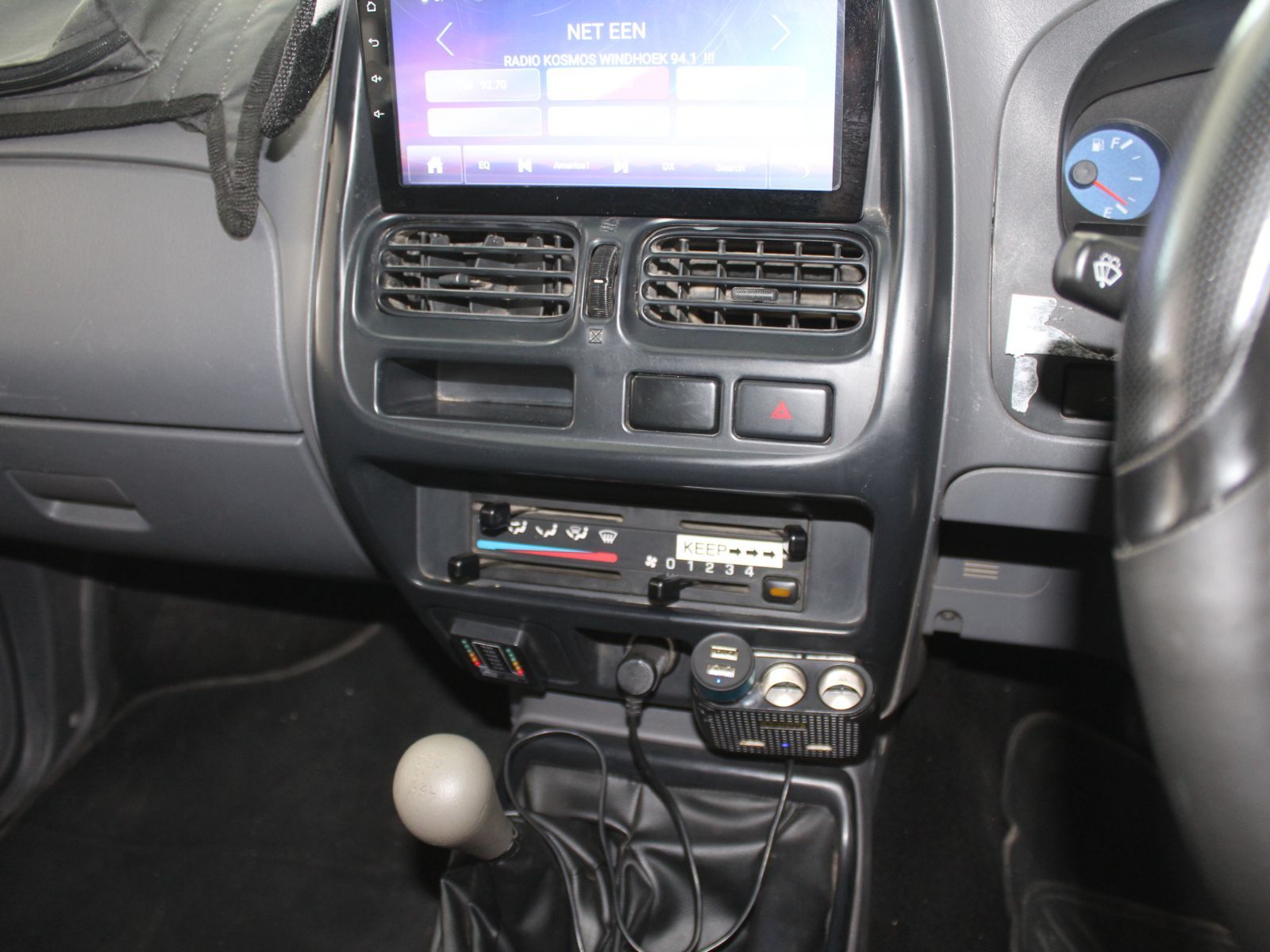 Nissan NP300 2.5 TDI D cab 4x4 in Namibia