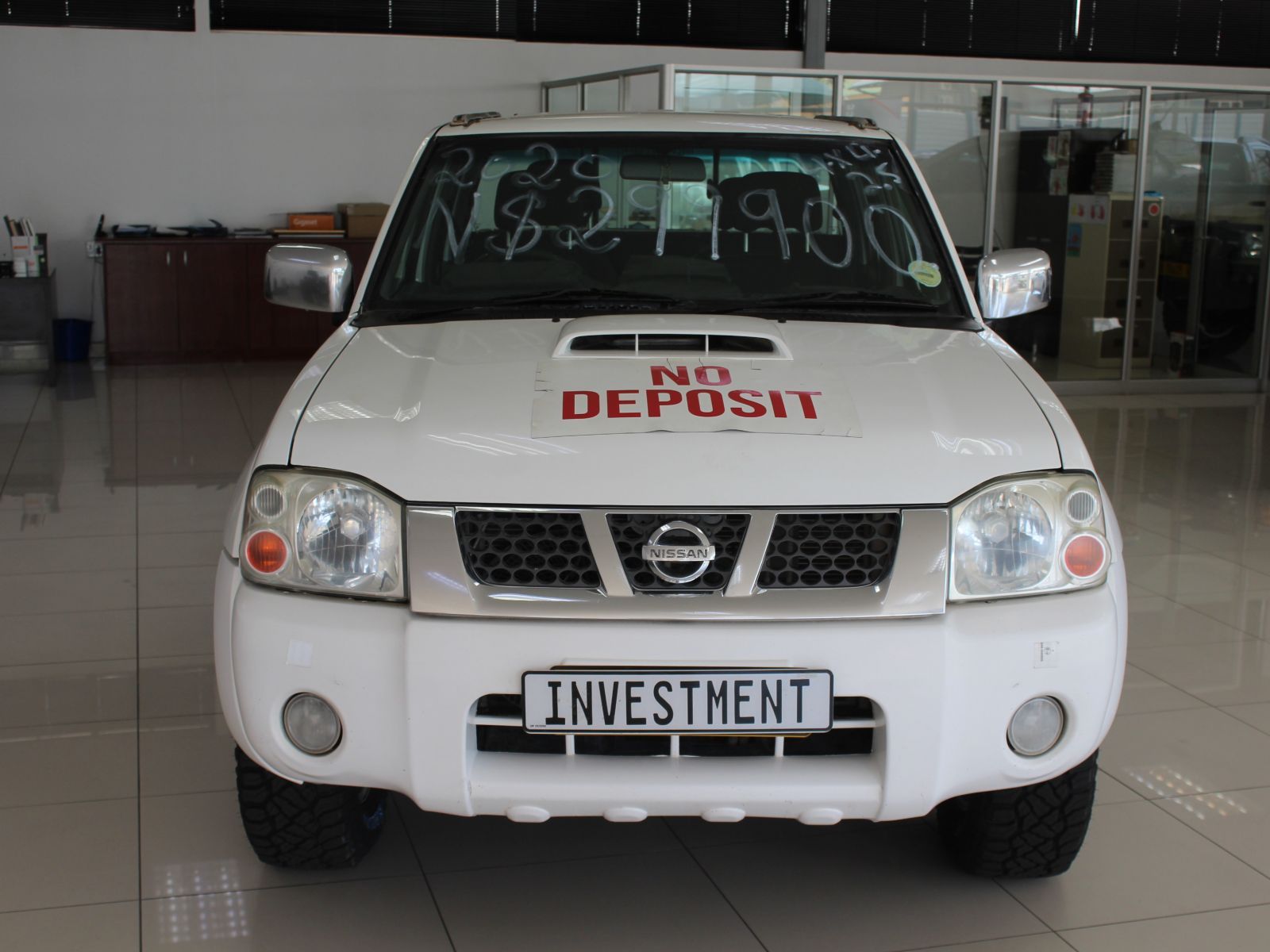 Nissan NP300 2.5 TDI D cab 4x4 in Namibia