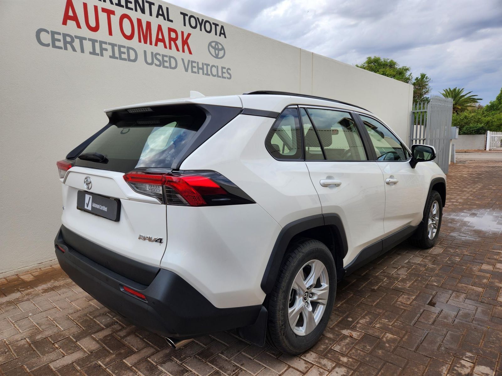 Toyota RAV4 2.0 GX MT in Namibia