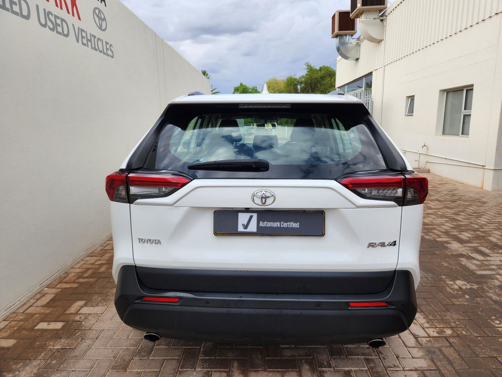 Toyota RAV4 2.0 GX MT in Namibia