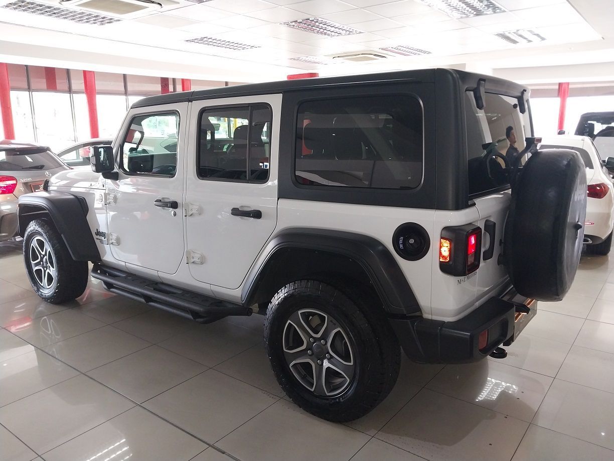 Jeep Jeep Wrangler 3.6 Sport AT in Namibia