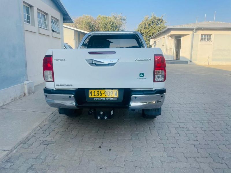 Toyota Hilux 2.4 in Namibia