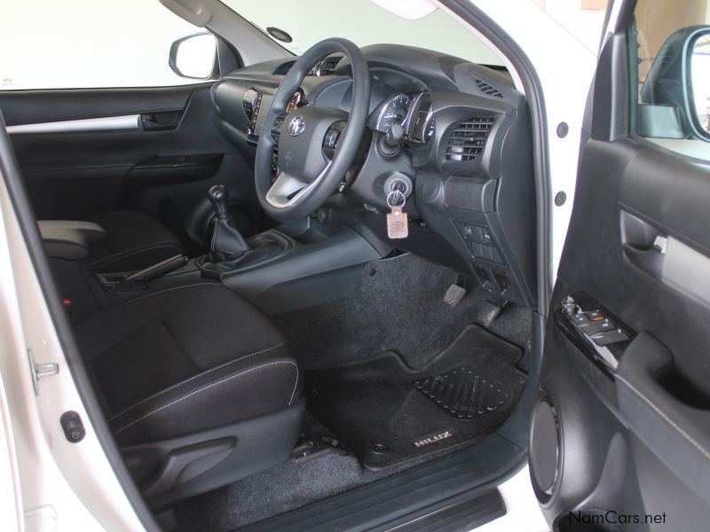 Used Toyota Hilux DC 2.4GD6 4x4 Raider MT | 2023 Hilux DC 2.4GD6 4x4 ...