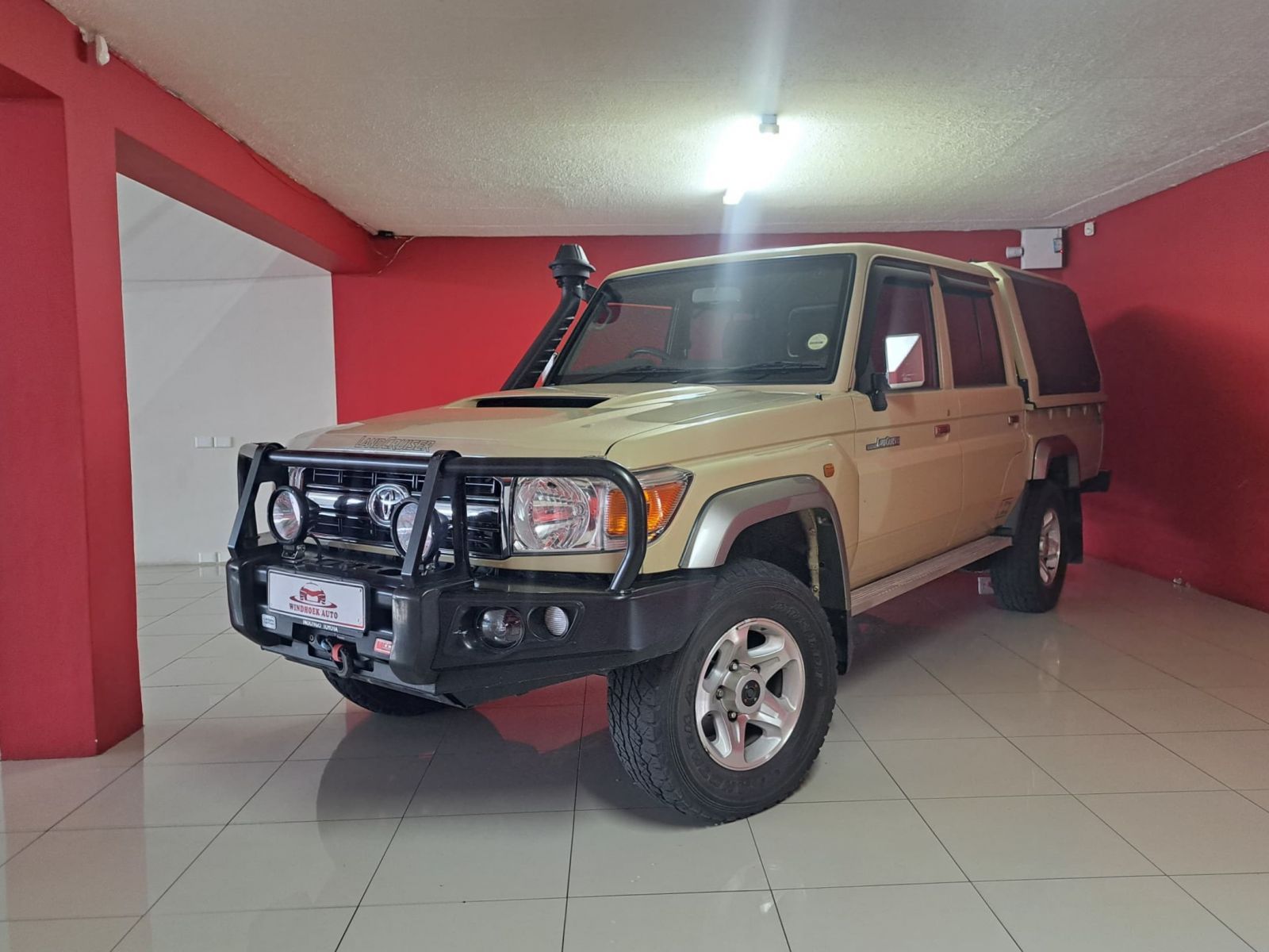 Toyota Land Cruiser 79 4.5 V8 D/C in Namibia